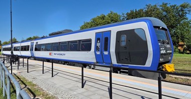 PKP Intercity pomaluje DM90 z SKPL w swoje barwy