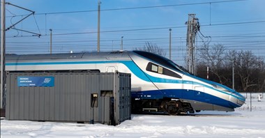 Śnieg, lód, marznący deszcz – co naprawdę paraliżuje transport szynowy i czy musi tak być?