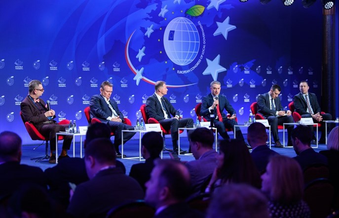 Samorząd w czasach niepewności – lokalne odpowiedzi  na globalne wyzwania