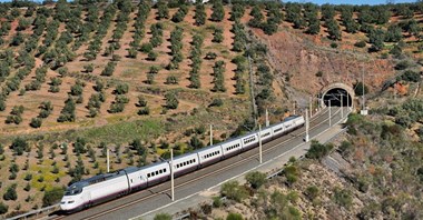 Hiszpanie po wypadku wstrzymują drugi etap liberalizacji kolei 