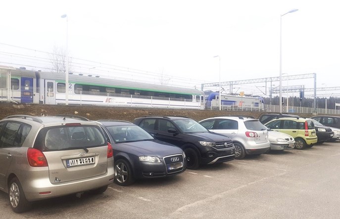 Łódzkie: Będą przetargi na kolejne parkingi przy przystankach 