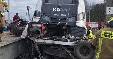 Chrząstawa Mała. Dostawczakiem w pociąg, tragiczny finał zderzenia