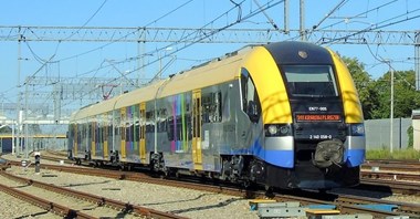 KMł poślą pięć składów Pesa Acantus II na przegląd P5