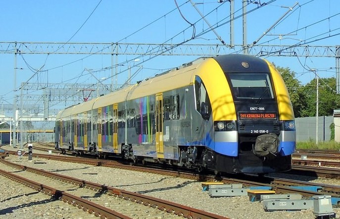 KMł poślą pięć składów Pesa Acantus II na przegląd P5