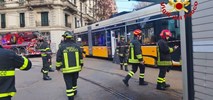 Mediolan. Wykolejony tramwaj uderzył w budynek, są ofiary śmiertelne (wideo)