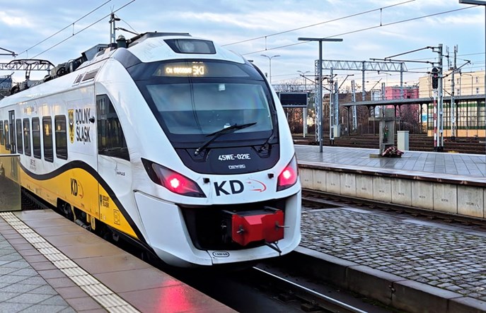 Blisko 1,9 mln zł na dodatkowe pociągi KD przez wrocławskie Swojczyce