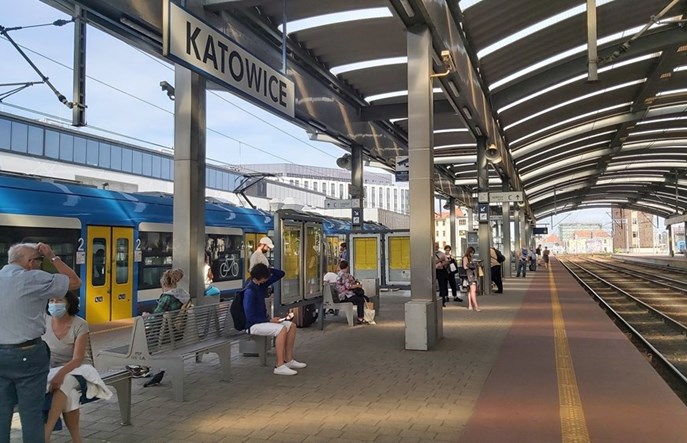 Śląskie: Komunikacja zastępcza, objazdy, przesiadki. Marcowa korekta rozkładu 