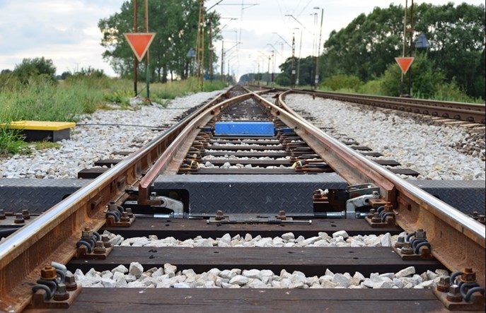 Mogli wykoleić pociąg w Białymstoku. Nieodpowiedzialne zachowanie nastolatków