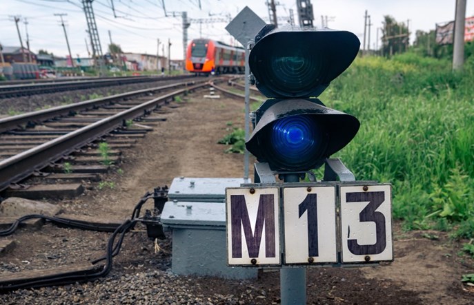 Zmiany w instrukcjach Ir-1 i Ie-1. Nowe przepisy wpłyną na prowadzenie ruchu i sygnalizację na polskiej kolei