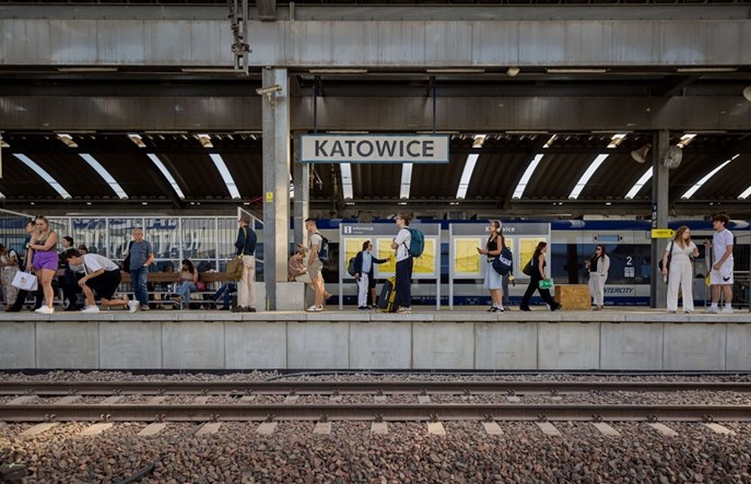 Śląskie: Pociągi PKP IC wciąż omijają Katowice 