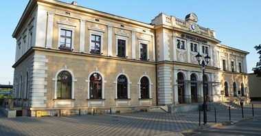 Linia 144: Będzie wymiana torów, ale bez przebudowy peronów