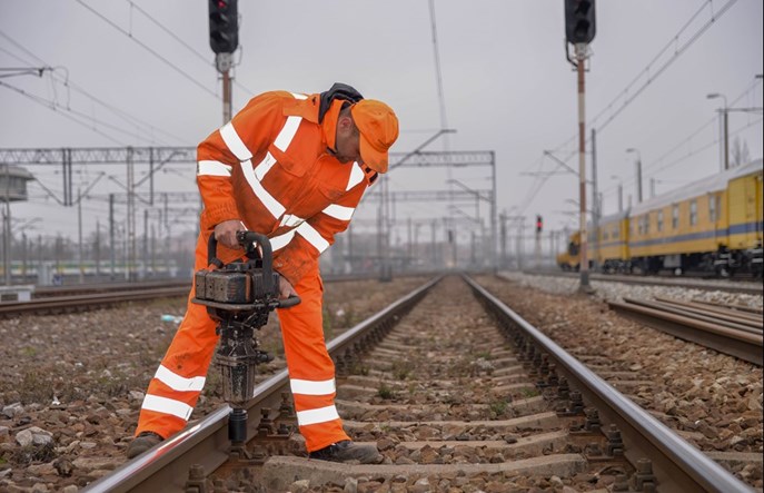 PLK ujawnia średnie wynagrodzenia swoich pracowników