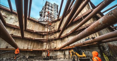 Metro jako system bezpieczeństwa. Doświadczenia z Kijowa i rola polskich technologii