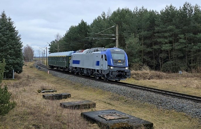 PKP Intercity: Dwutrakcyjne Gamy z PESA znowu później