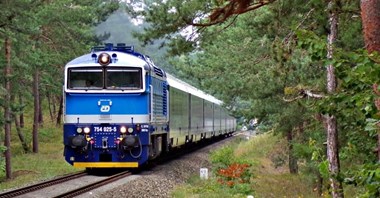 Majówka z PKP Intercity. Więcej miejsc w pociągach i powrót Jantara