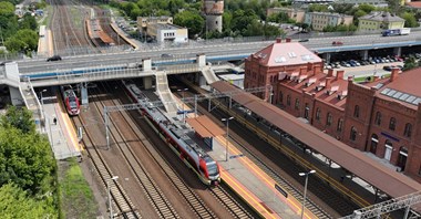 Skierniewice – czytelniejsza informacja i większe bezpieczeństwo dla pasażerów kolei