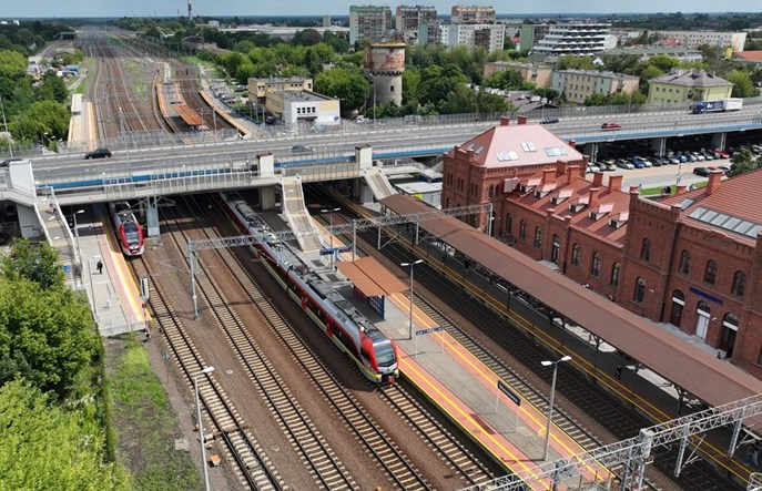 Skierniewice – czytelniejsza informacja i większe bezpieczeństwo dla pasażerów kolei