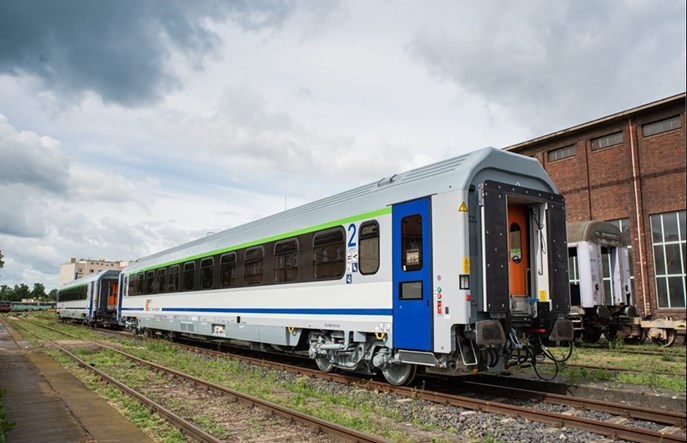 PKP Intercity i FPS: 81 wagonów ciągle bez kompletu dopuszczeń