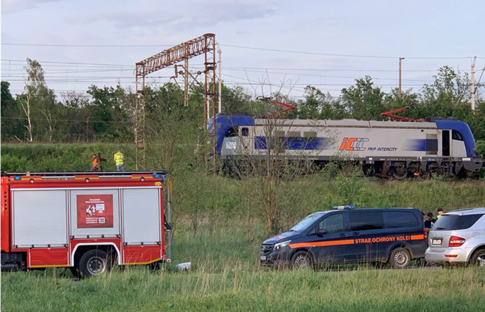 Ewakuacja pasażerów pociągu PKP Intercity. Pomagała Straż Ochrony Kolei