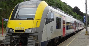 Belgia. Tragiczny wypadek na przejeździe kolejowym