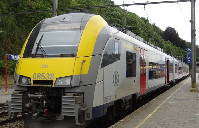 Belgia. Tragiczny wypadek na przejeździe kolejowym