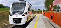 Pierwszy pociąg pasażerski na nowym odcinku trasy do Srebrnej Góry (zdjęcia)