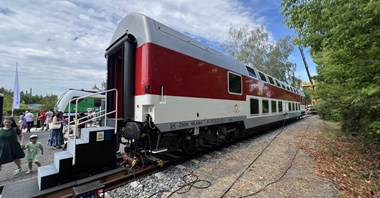 Koleje Słowackie pokazują zmodernizowany piętrowy wagon sypialny!