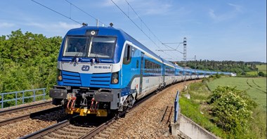 České dráhy zakończyły szkolenia. Składy ComfortJet kursują w trybie push-pull