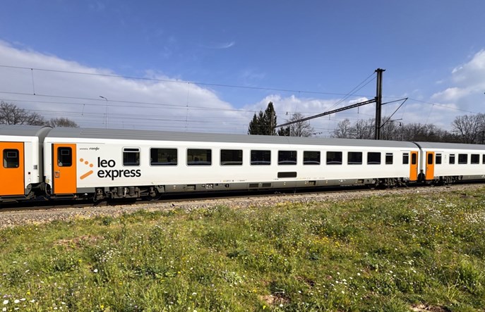 Leo Express autobusem przez Polskę z Przemyśla do Franfurtu. Kolej od Bogumina