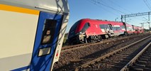 Białośliwie. Trwa wkolejanie pociągu PKP Intercity po wypadku z POLREGIO