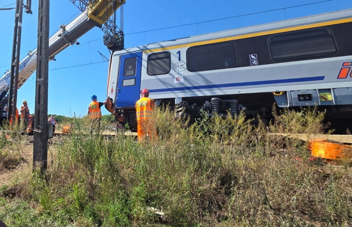 Białośliwie. Pociąg PKP Intercity wkolejony, ruch wznowiony po wypadku z POLREGIO