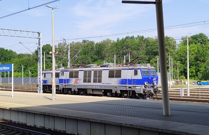 Wielkie honorowanie biletów. PKP Intercity, POLREGIO, KM i ŁKA