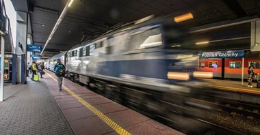 PLK podsumowuje upały - setki godzin opóźnień i odwołane pociągi