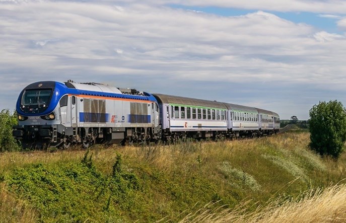 PKP Intercity ma sporą rezerwę spalinową. Skąd więc odwołane pociągi?