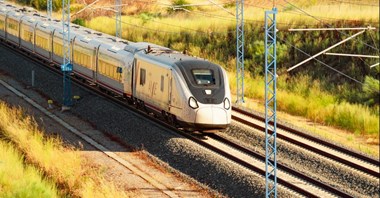 Talgo i Renfe zażegnują konflikt w sprawie składów Avril