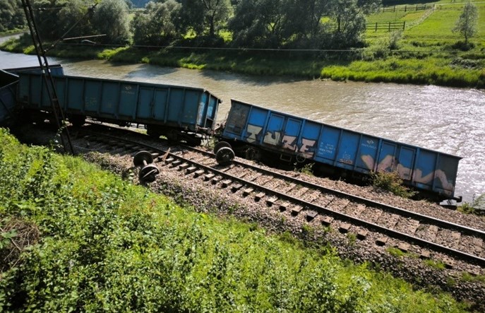Wierchomla Wielka. Wykolejenie pociągu towarowego, część wagonów w Popradzie
