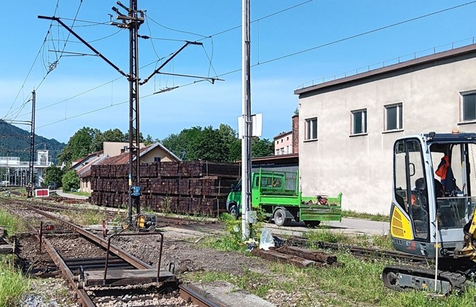 POLREGIO: Zaczyna się remont bocznicy w Suchej Beskidzkiej