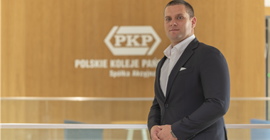 Reklama na dworcach kolejowych. Jak zarobić, ale nie szpecić?