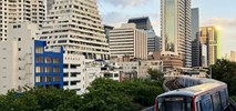 Bangkok. Miejskie pociągi kursują między wieżowcami