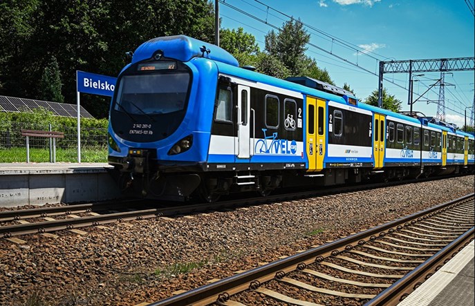Rekordowy lipiec w Kolejach Śląskich – coraz więcej rodzin i rowerzystów