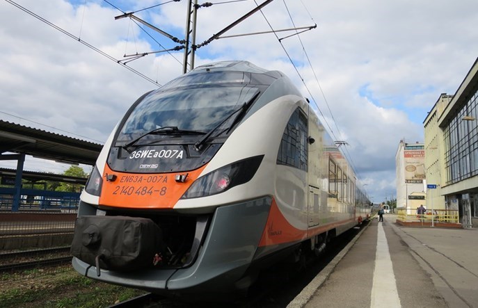 O krok od zderzenia w Kielcach. Dwa pociągi na jednym torze
