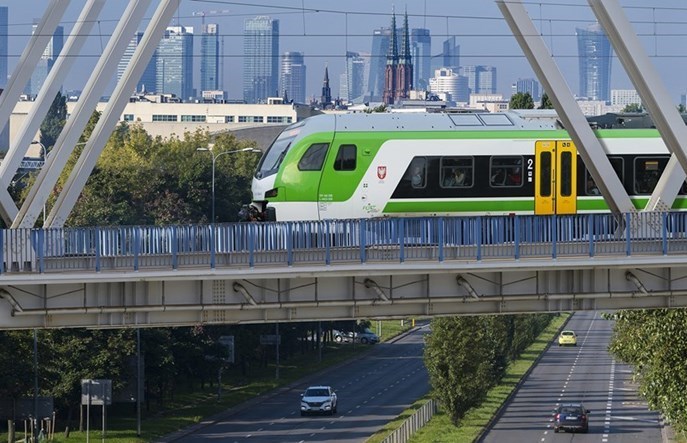 Kolejom Mazowieckim przybyło ponad 4 miliony pasażerów