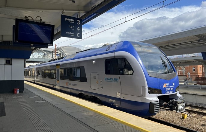PKP Intercity: Obniżona dostępność Flirtów. Ile z nich jeździ?
