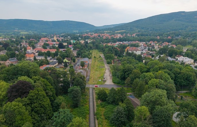 Linia do Kowar: Pociągi mogą wrócić w 2028 r. Na razie brak końcowego odcinka i SRK