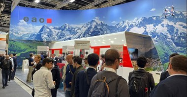 Zapraszamy na podróż: EAO prezentuje na targach InnoTrans rozwiązania HMI zapewniające komfortowe podróże kolejowe