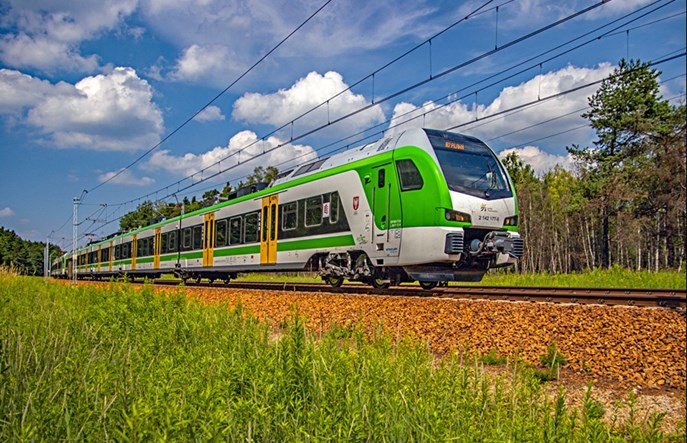 Podróżuj bezpłatnie pociągami KM