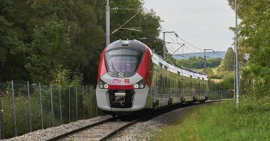 Francja uruchomiła pierwsze elektryczno-bateryjne pociągi regionalne 