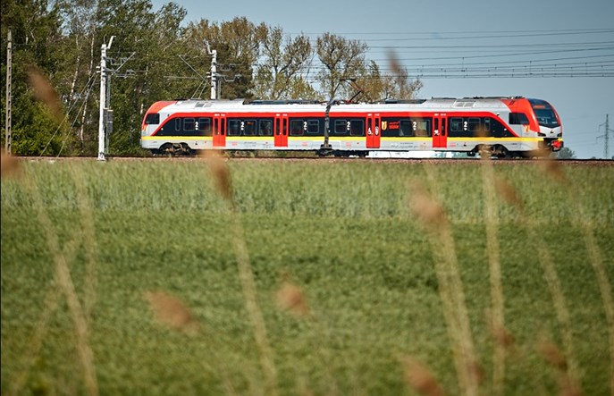Nowe połączenie z Łodzi do Warszawy przez CMK. ŁKA z pierwszymi Sprinterami w tygodniu 