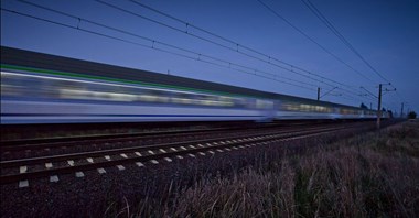 Kursowanie pociągów PKP Intercity a zmiana czasu