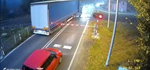 Szymocice. Sąd zajmie się kierowcą TIR-a, który ominął rogatki na przejeździe kolejowym [wideo]